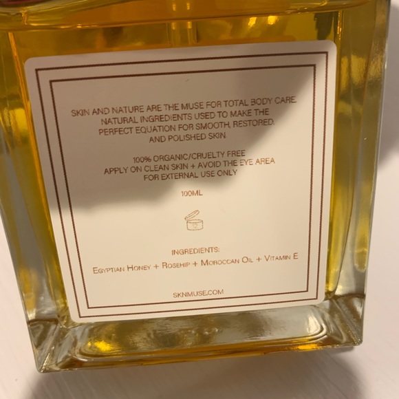 Skn+Muse Body Oil - Picture 2 of 3